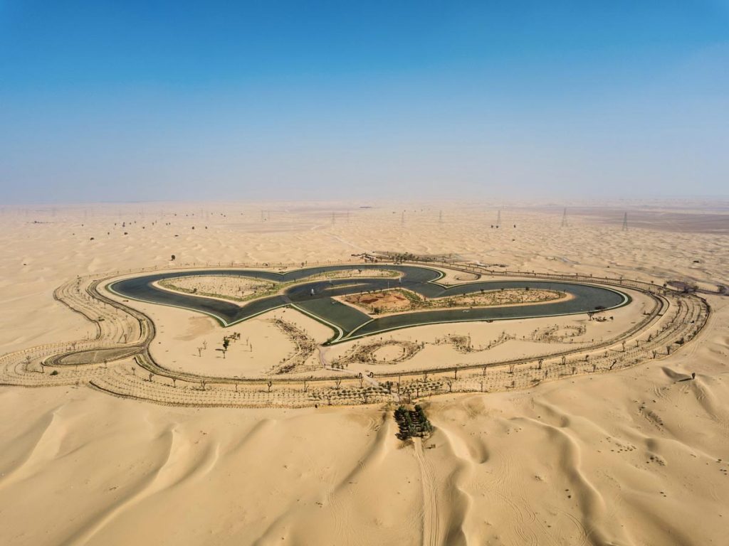 Things do to in Dubai this winter, Stroll around the Love Lakes