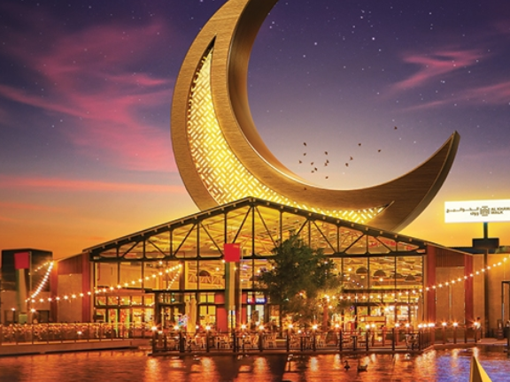 Al Khawaneej Walk Night Market (weekends only)