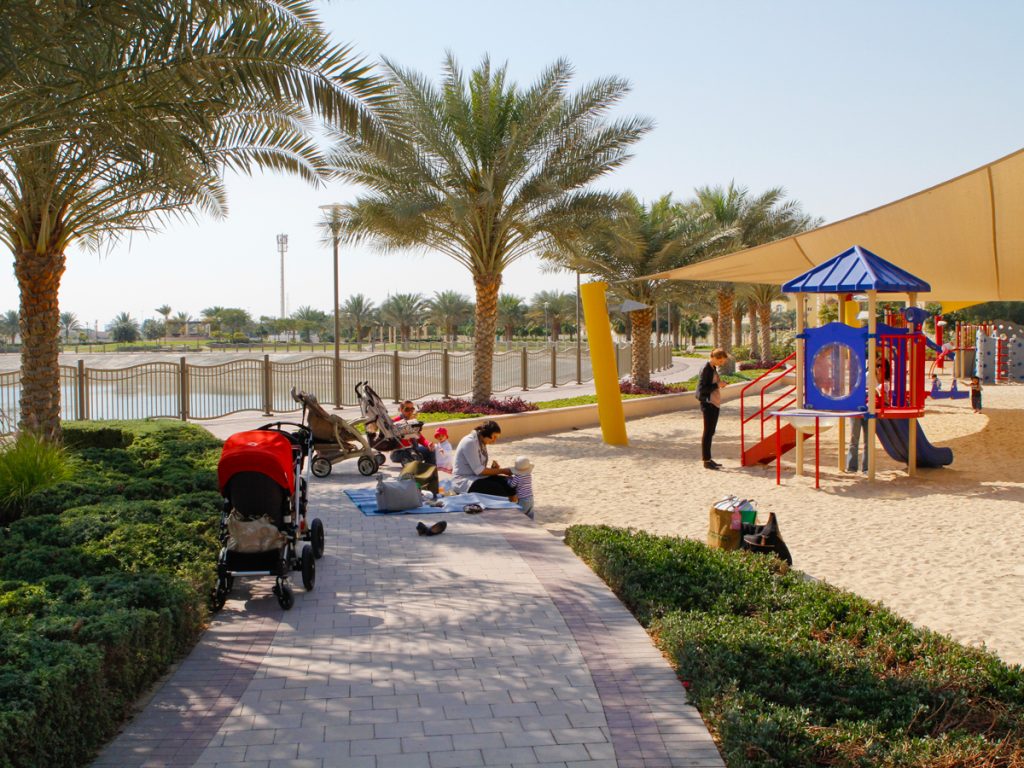 Free things to do in Dubai with Kids: Al Barsha Pond Park