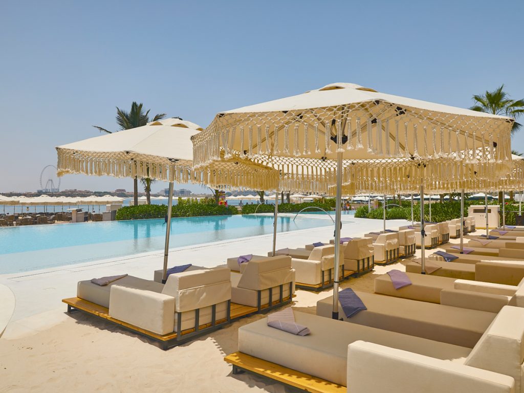 Dress Up and Visit Burj Al Arab