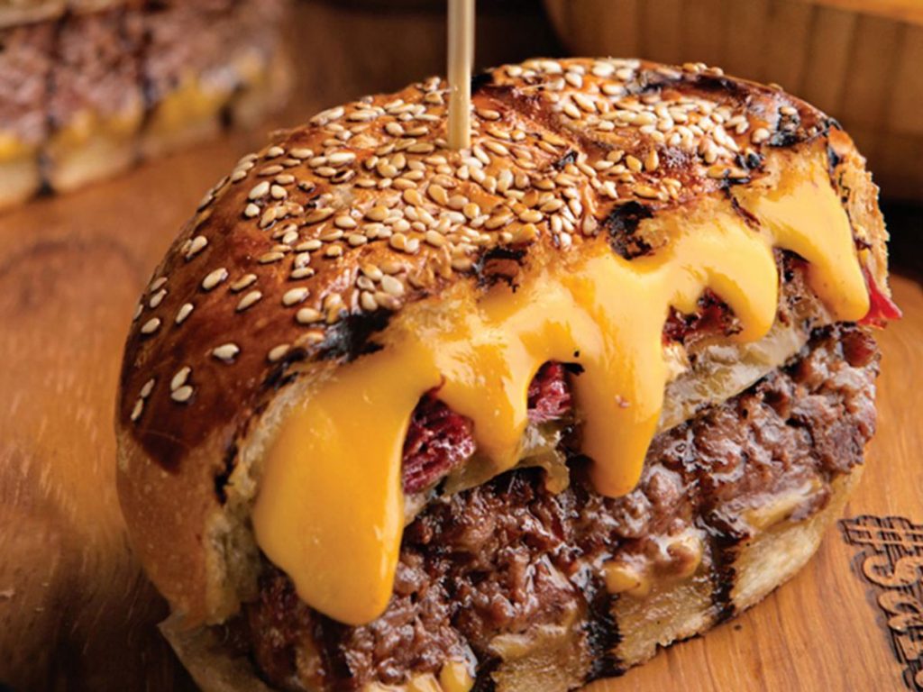 Ting Irie’s Chips Oman Burger